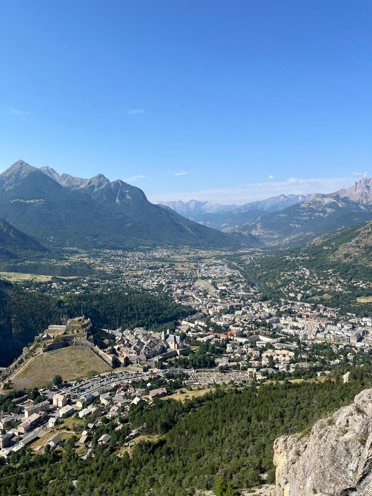 Spacieux Et Confortable - Centre Ville De Briancon - Serre-Chevalier - Garage Et Wifi Eksteriør bilde